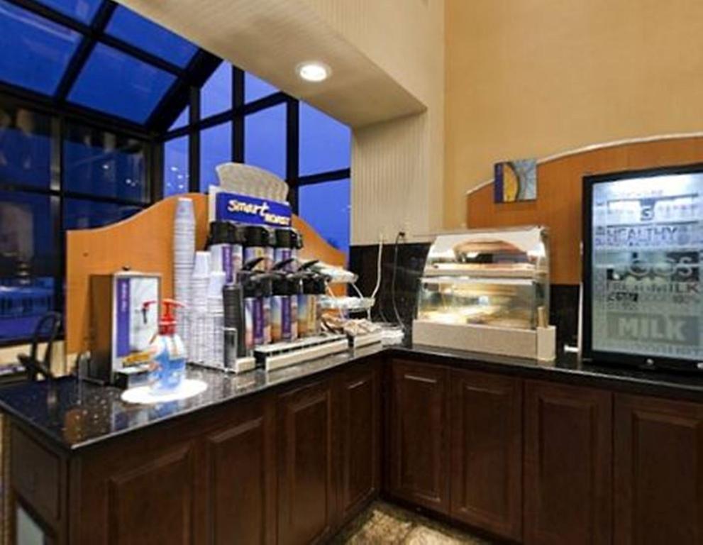 Southaven Inn Express - Memphis International Airport/Graceland Экстерьер фото